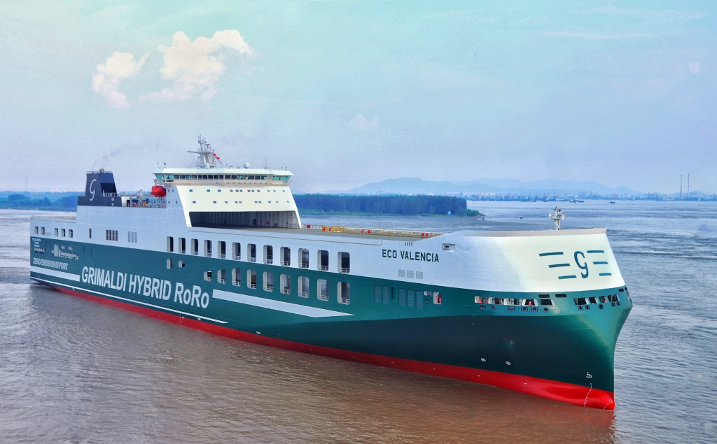 6.意大利 Grimaldi集团7800车道米滚装船采用了香港海通代理的5兆瓦大容量蓄电池混合动力系统，在全球绿色航运的发展史上具有里程碑的意义