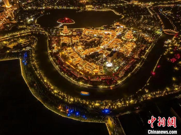 位于大运河畔的南川老街夜景。(资料图) 姜春霖 摄