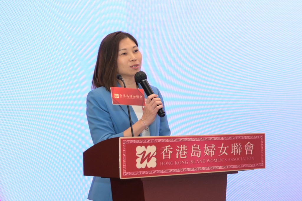 全国妇联港区特邀代表、港九劳⼯社团联会妇⼥事务主任刘婉仪⼥⼠