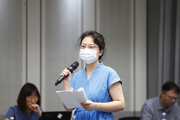 紫荊雜志記者在發布會上提問