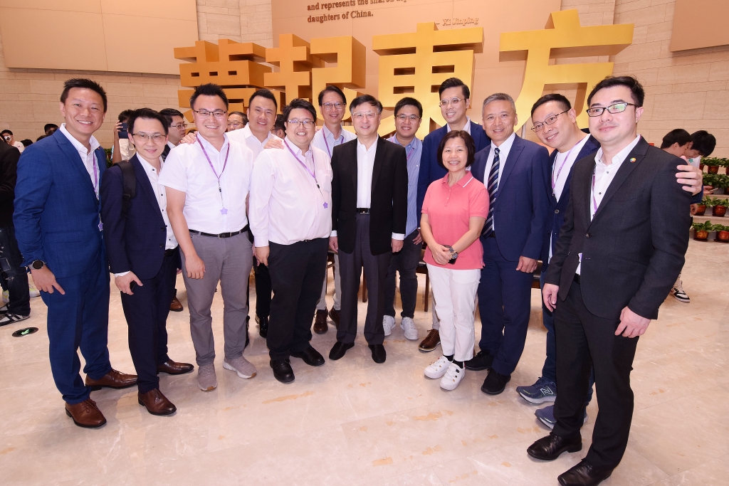 集团立法会议员、社区骨干合影照片