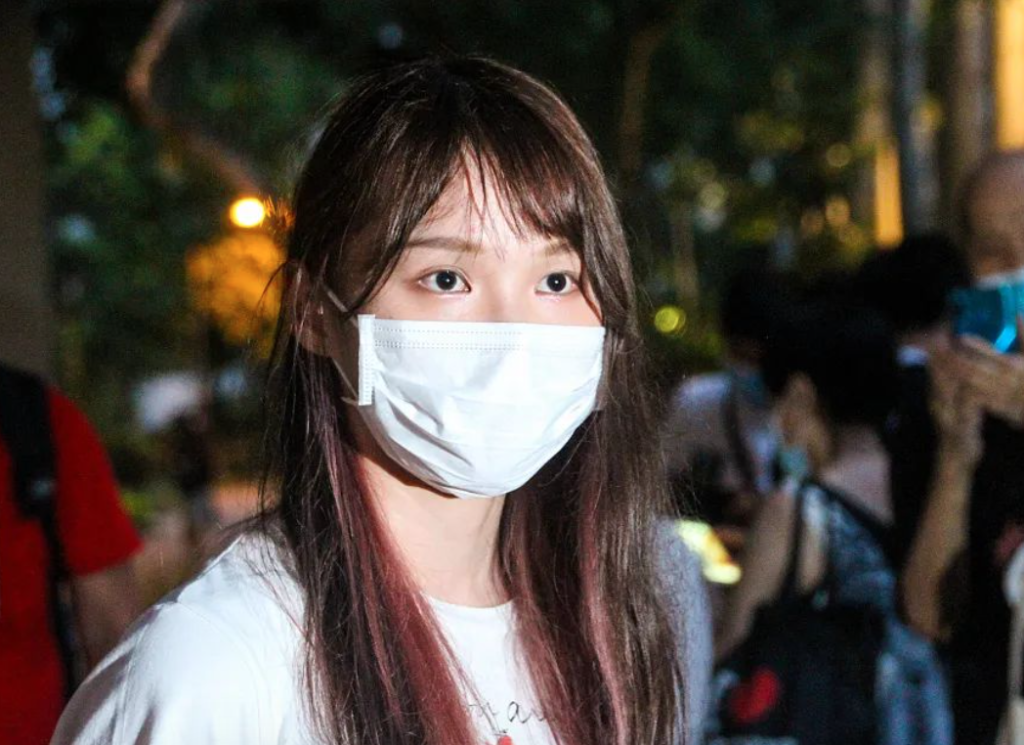 香港警方正式通缉周庭